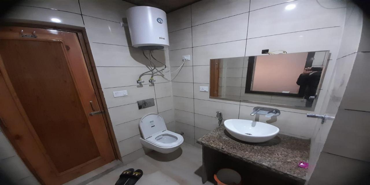 Hotel Zoon Dabb Srinagar Airport Kashmir Екстериор снимка