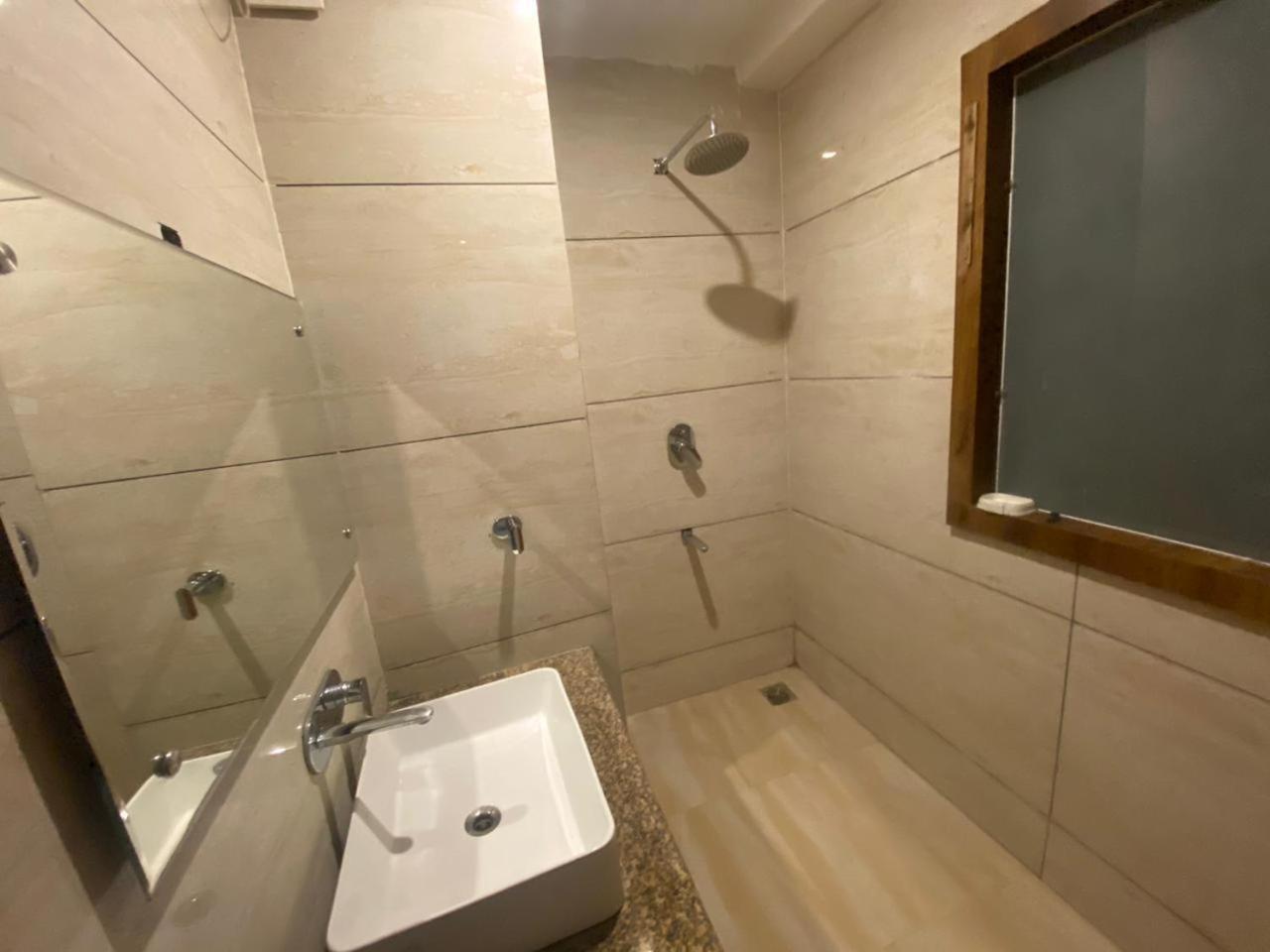 Hotel Zoon Dabb Srinagar Airport Kashmir Екстериор снимка