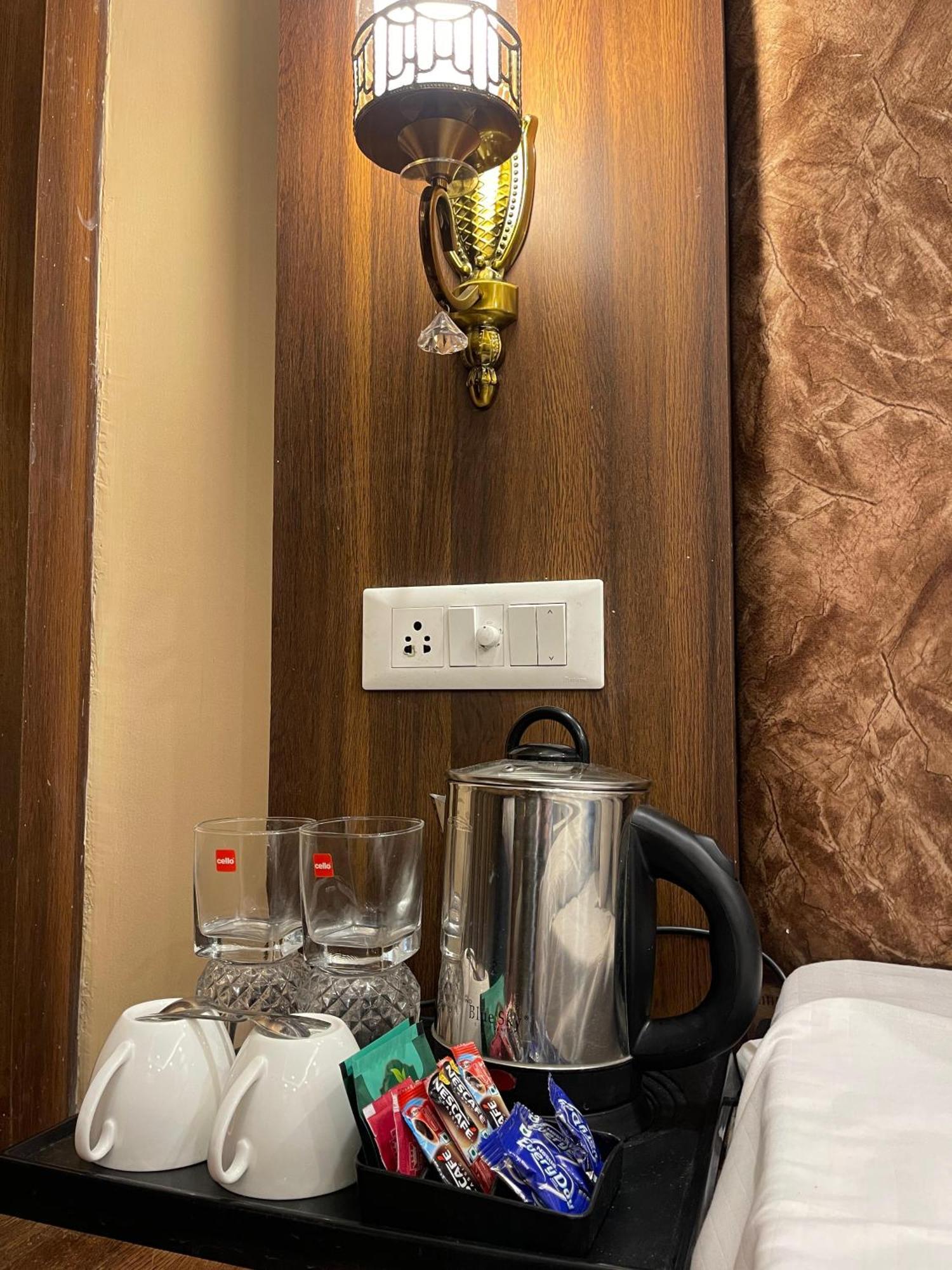 Hotel Zoon Dabb Srinagar Airport Kashmir Екстериор снимка
