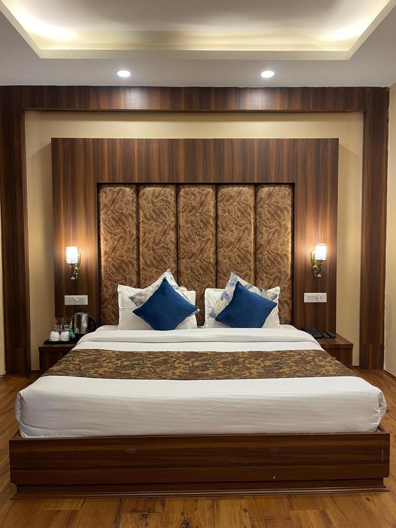 Hotel Zoon Dabb Srinagar Airport Kashmir Екстериор снимка