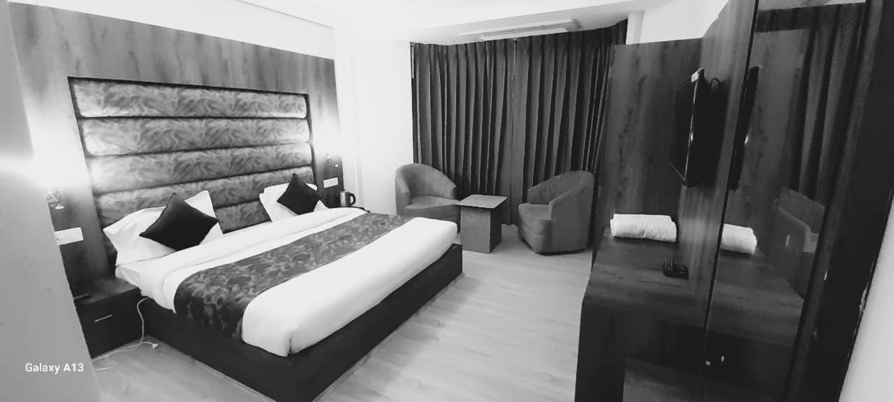 Hotel Zoon Dabb Srinagar Airport Kashmir Екстериор снимка