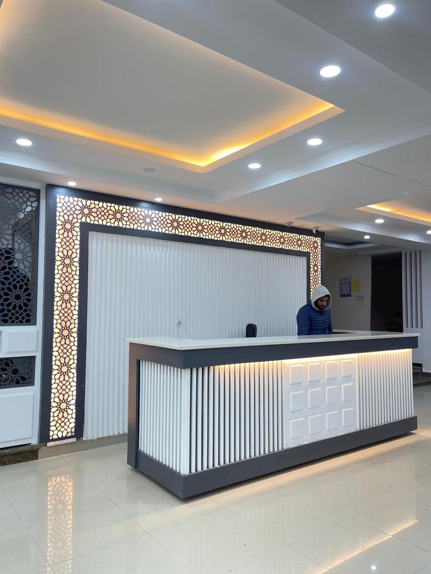 Hotel Zoon Dabb Srinagar Airport Kashmir Екстериор снимка