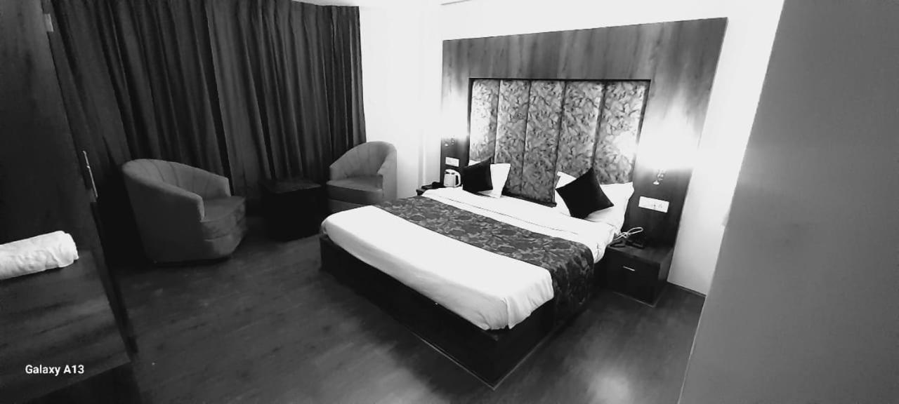 Hotel Zoon Dabb Srinagar Airport Kashmir Екстериор снимка