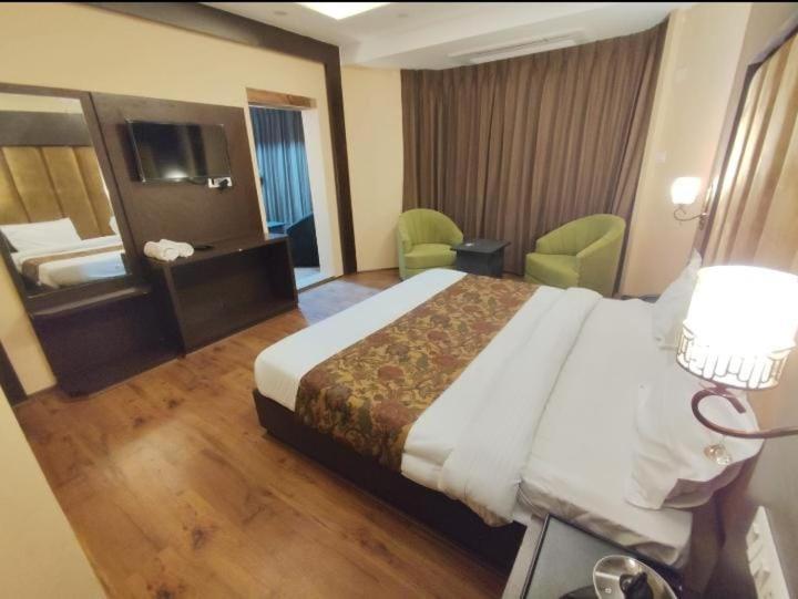 Hotel Zoon Dabb Srinagar Airport Kashmir Екстериор снимка